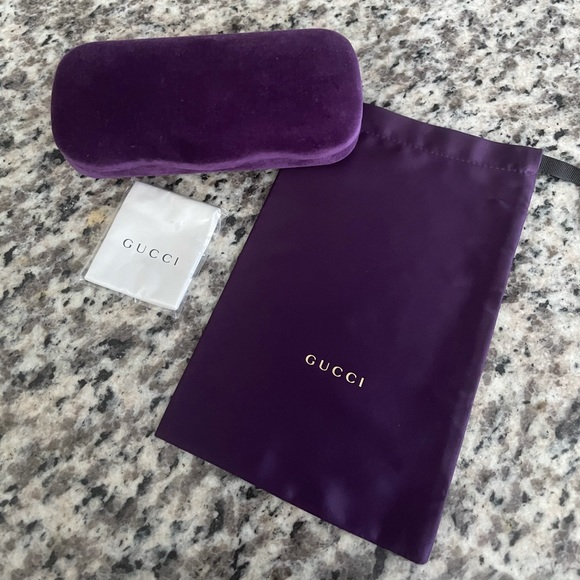 ✨GUCCI Purple Velvet Eyewear Case